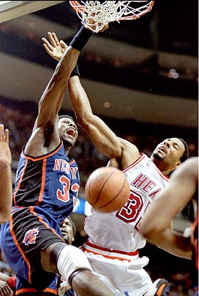 Ewing Dunks Over Zo